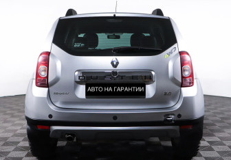 Подержанный автомобиль Renault Duster 2012 года (6 фото)