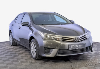 Подержанный автомобиль Toyota Corolla Sedan 2015 года (3 фото)