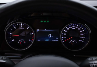 Подержанный автомобиль Kia Carnival 2021 года (11 фото)