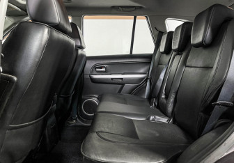 Подержанный автомобиль Suzuki Grand Vitara 2008 года (10 фото)