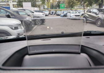 Подержанный автомобиль Peugeot Traveller 2019 года (16 фото)