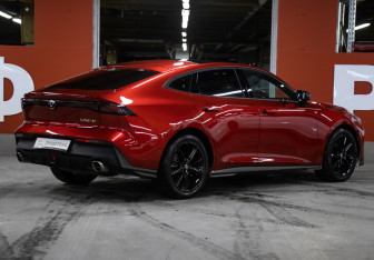 Подержанный автомобиль Changan UNI-V 2023 года (5 фото)