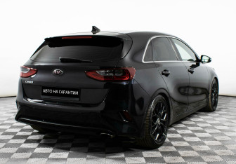 Подержанный автомобиль Kia Ceed Hatchback 2018 года (3 фото)