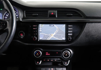 Подержанный автомобиль Kia Rio Hatchback 2018 года (13 фото)