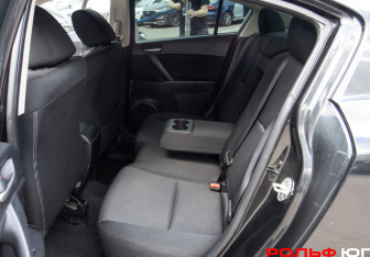 Подержанный автомобиль Mazda 3 Sedan 2012 года (8 фото)