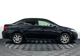 Подержанный автомобиль Toyota Corolla Sedan 2013 года (4 фото)