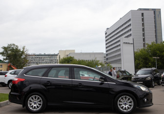 Подержанный автомобиль Ford Focus Wagon 2012 года (3 фото)