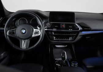 Подержанный автомобиль BMW X3 2021 года (12 фото)