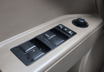 Подержанный автомобиль Dodge Caliber 2007 года (15 фото)