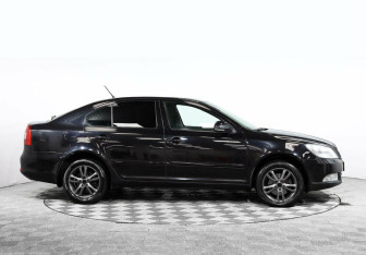 Подержанный автомобиль Skoda Octavia Liftback 2012 года (3 фото)