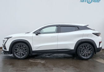 Подержанный автомобиль Changan UNI-T 2023 года (8 фото)