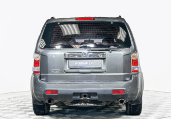 Подержанный автомобиль Honda Pilot 2008 года (6 фото)