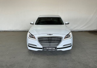 Подержанный автомобиль Hyundai Genesis 2014 года (2 фото)