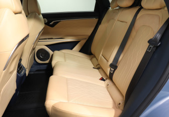 Подержанный автомобиль Voyah Free 2023 года (10 фото)