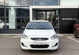 Подержанный автомобиль Hyundai Solaris Sedan 2013 года (2 фото)
