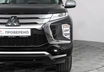 Подержанный автомобиль Mitsubishi Montero Sport 2022 года (9 фото)