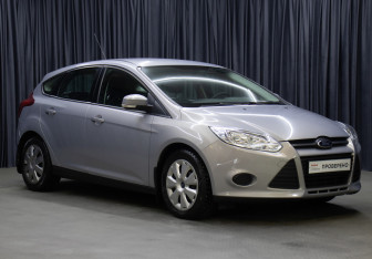 Подержанный автомобиль Ford Focus Hatchback 2012 года (3 фото)