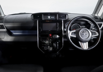 Подержанный автомобиль Toyota Tank 2018 года (12 фото)