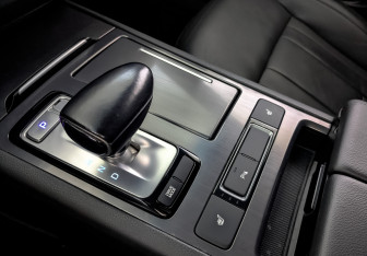 Подержанный автомобиль Genesis G80 2018 года (21 фото)