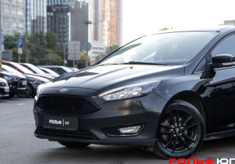 Подержанный автомобиль Ford Focus Hatchback 2019 года (15 фото)