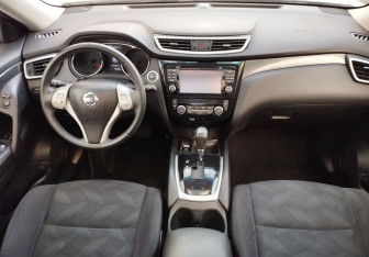 Подержанный автомобиль Nissan X-Trail 2015 года (9 фото)
