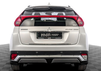 Подержанный автомобиль Mitsubishi Eclipse Cross 2018 года (6 фото)