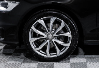 Подержанный автомобиль Audi A6 Sedan 2015 года (15 фото)