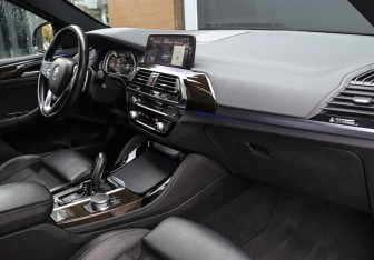 Подержанный автомобиль BMW X4 2019 года (9 фото)