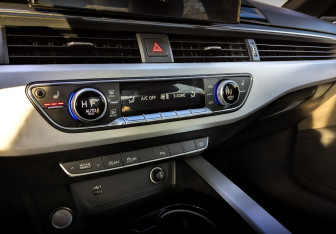 Подержанный автомобиль Audi A4 Sedan 2021 года (27 фото)