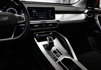 Подержанный автомобиль Geely Coolray 2020 года (21 фото)