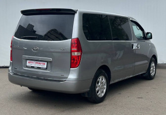 Подержанный автомобиль Hyundai Grand Starex 2011 года (5 фото)