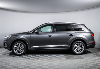 Подержанный автомобиль Audi Q7 2021 года (8 фото)
