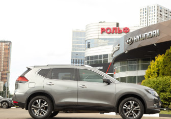 Подержанный автомобиль Nissan X-Trail 2021 года (3 фото)