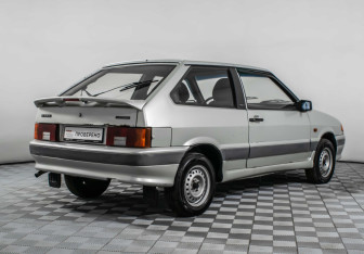 Подержанный автомобиль LADA (ВАЗ) 2113 2005 года (5 фото)