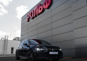 Подержанный автомобиль Volkswagen Golf GTI Hatchback 2022 года (25 фото)