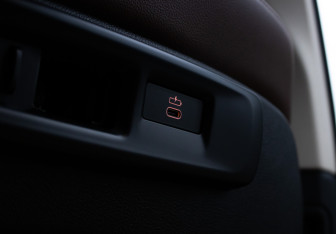 Подержанный автомобиль BMW X5 2020 года (17 фото)