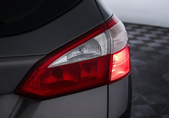 Подержанный автомобиль Ford Focus Wagon 2012 года (8 фото)