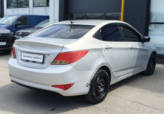 Подержанный автомобиль Hyundai Solaris Sedan 2016 года (5 фото)