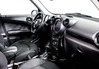 Подержанный автомобиль MINI Countryman 2016 года (9 фото)