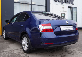 Подержанный автомобиль Skoda Octavia Liftback 2017 года (7 фото)