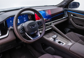 Подержанный автомобиль Geely Monjaro 2026 года (9 фото)