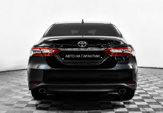 Подержанный автомобиль Toyota Camry Sedan 2022 года (6 фото)
