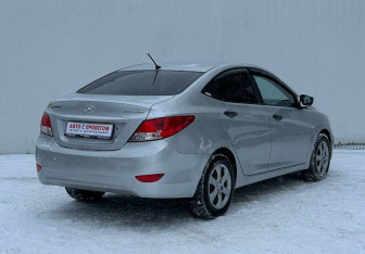 Подержанный автомобиль Hyundai Solaris Sedan 2014 года (5 фото)