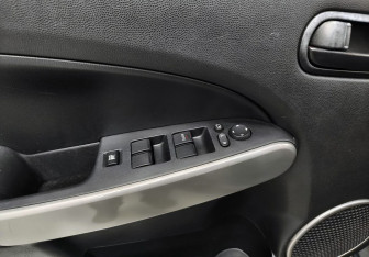 Подержанный автомобиль Mazda 2 Hatchback 2008 года (14 фото)