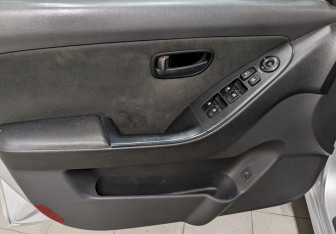 Подержанный автомобиль Hyundai Elantra Sedan 2007 года (11 фото)