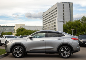 Подержанный автомобиль Haval F7x 2022 года (6 фото)
