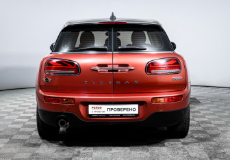 Подержанный автомобиль MINI Clubman Wagon 2019 года (6 фото)