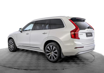Подержанный автомобиль Volvo XC90 2021 года (7 фото)