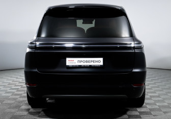 Подержанный автомобиль LiXiang L9 2023 года (6 фото)