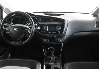 Подержанный автомобиль Kia Ceed Wagon 2016 года (6 фото)